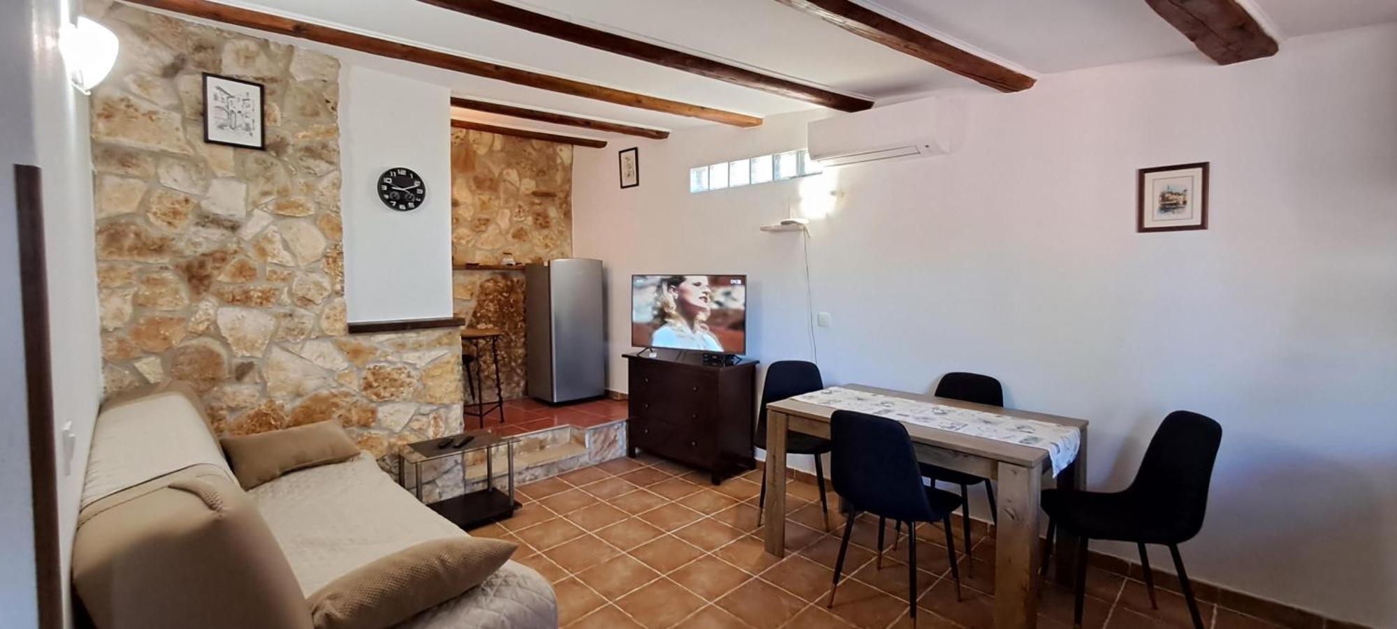 Holiday Houses Marta Ровинь Экстерьер фото