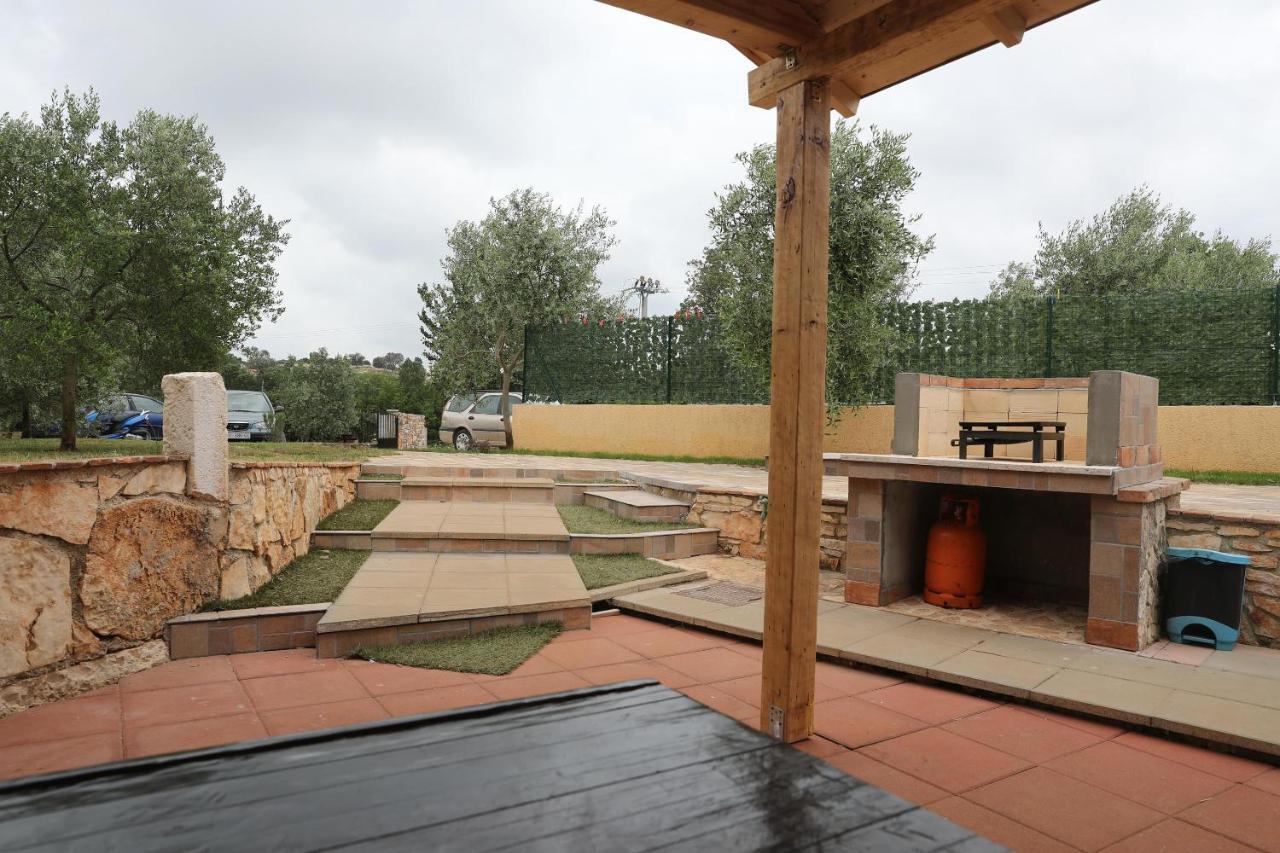Holiday Houses Marta Ровинь Экстерьер фото